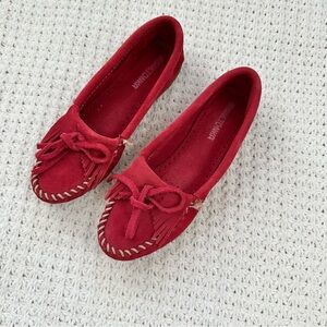 Minnetonka Women's Red Moccasins Rubber Sole